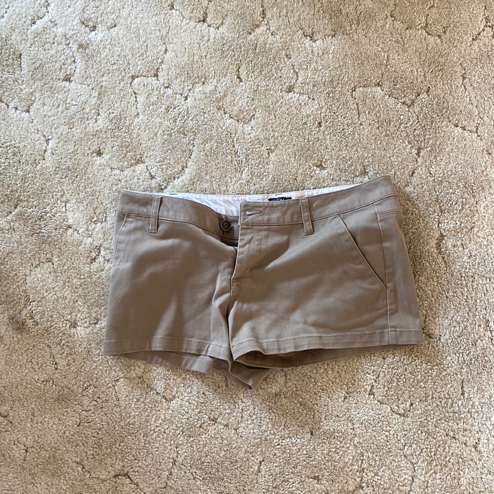cute short khaki volcom shorts